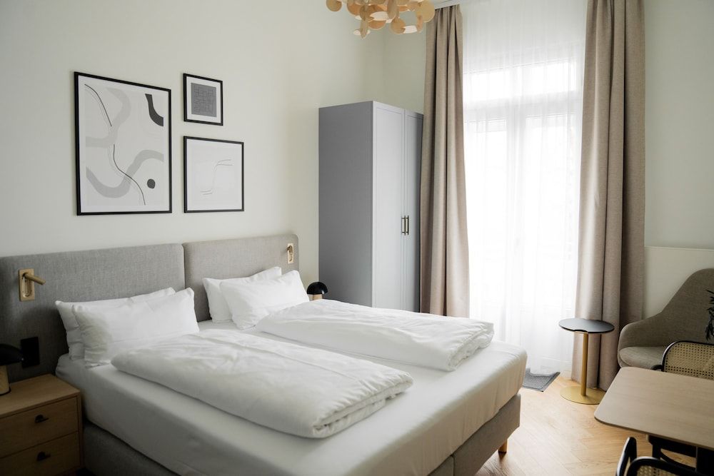 Bob W Lübeck Old Town Design Studio 6