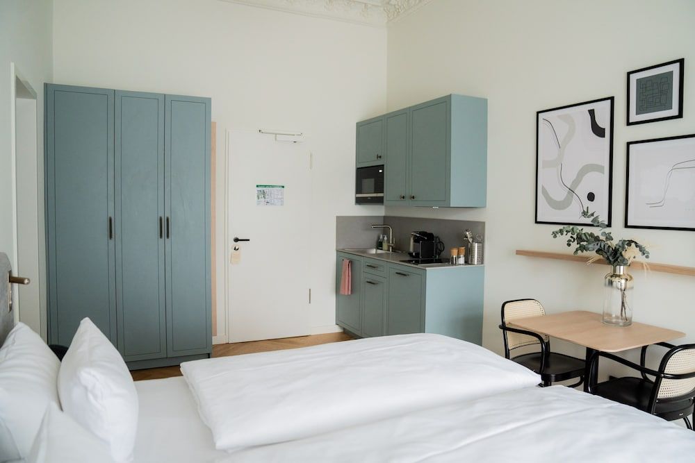 Bob W Lübeck Old Town Design Studio 16