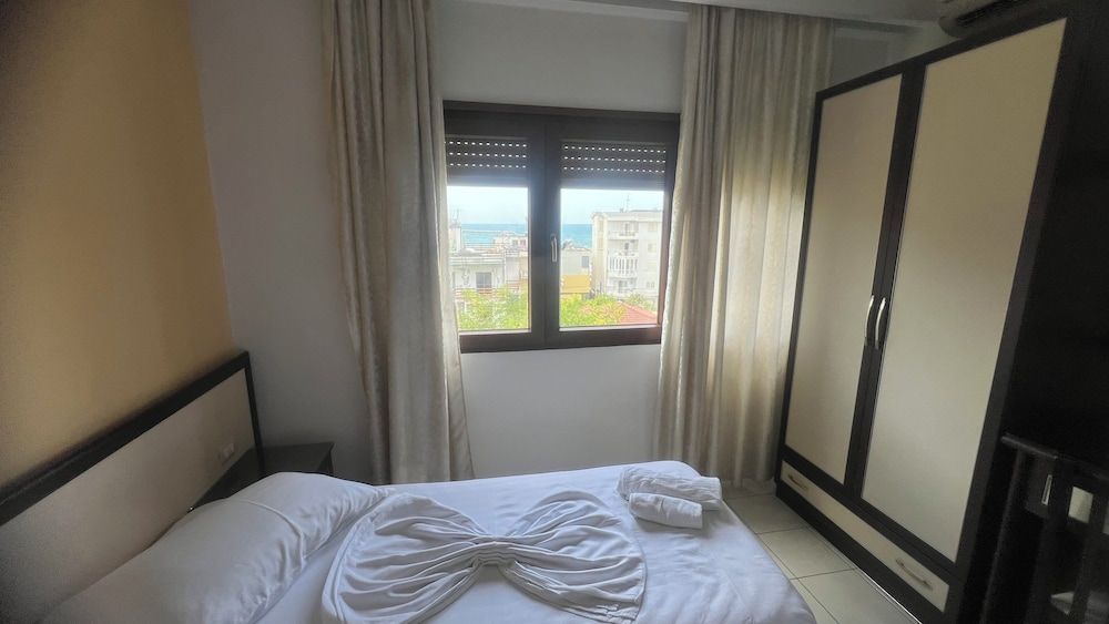 Sunrise Hotel Çameria Classic Quadruple Room 3