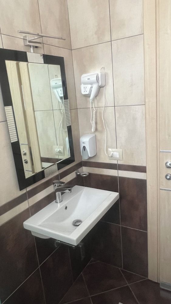 Sunrise Hotel Çameria Classic Quadruple Room 9