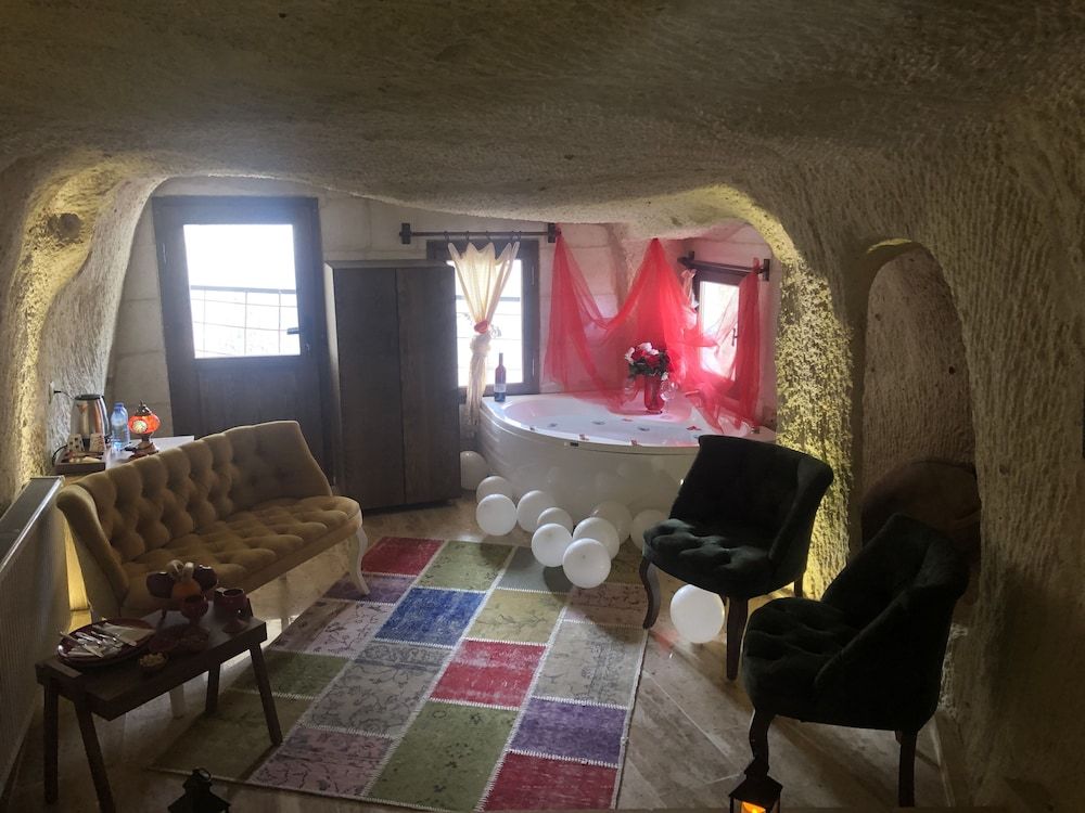 undefined Heritage Cave Suites 4