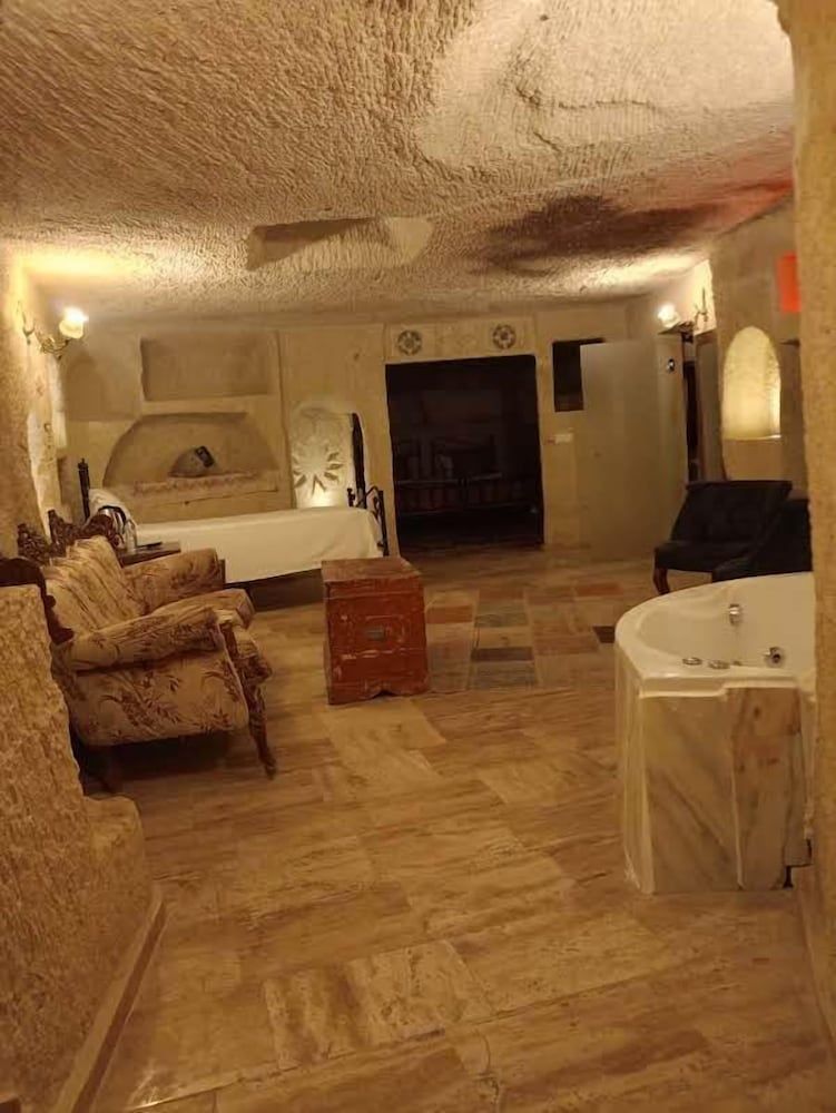 undefined Heritage Cave Suites 8