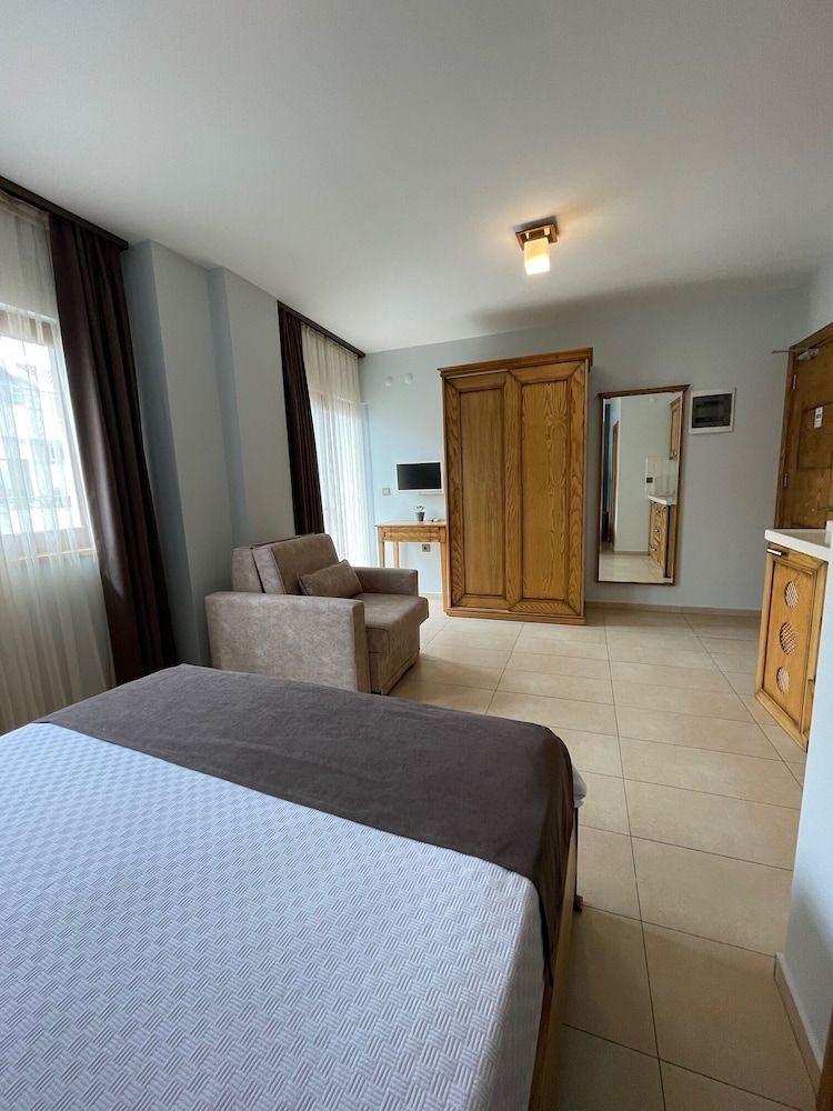 Veziroglu Apart Standard Double Room, City View 5