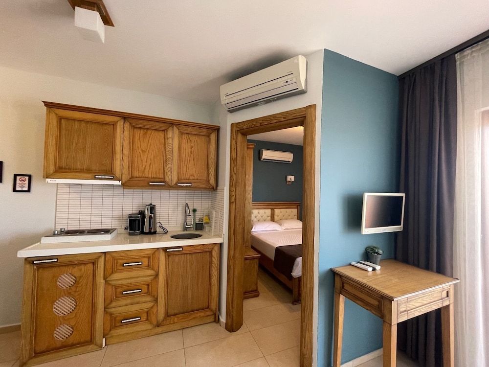 Veziroglu Apart Deluxe Suite, Sea View (1+1) 6