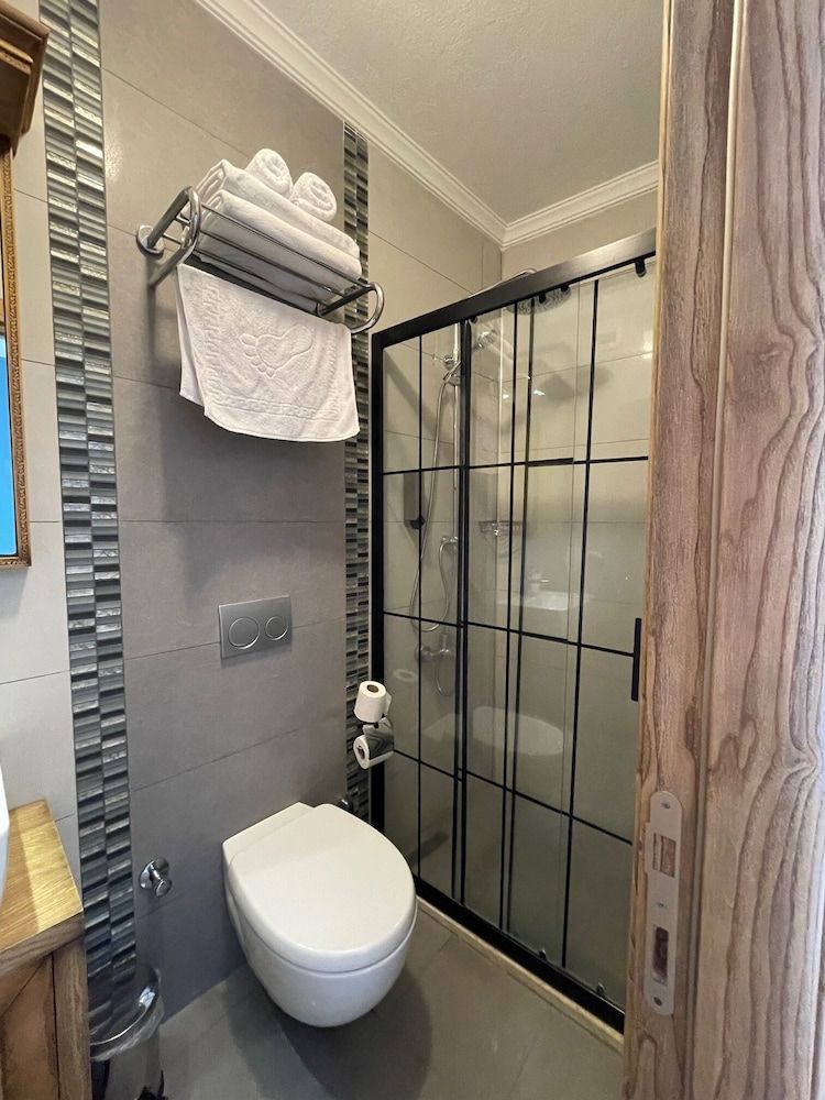 Veziroglu Apart Standard Double Room, City View 13