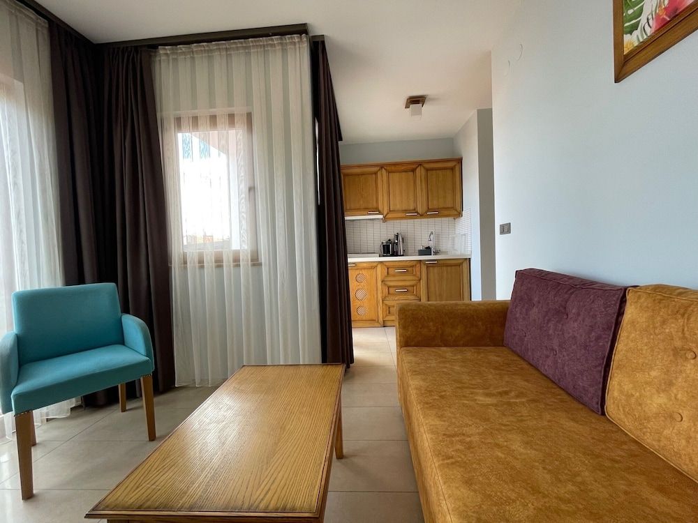 Veziroglu Apart Deluxe Suite, Sea View (1+1) 21