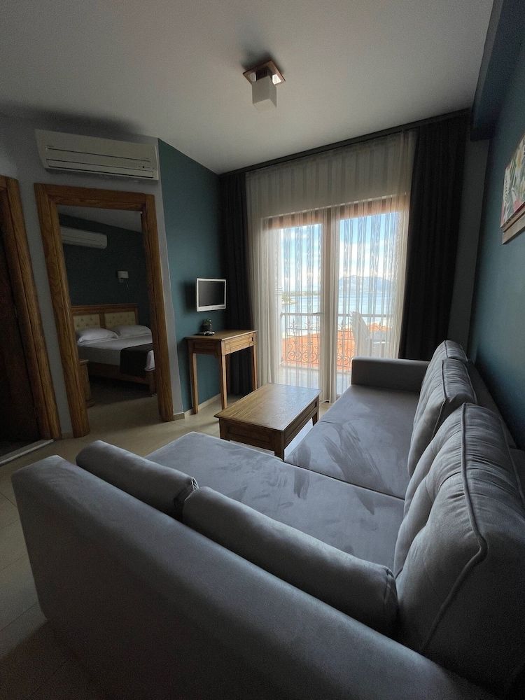 Veziroglu Apart Deluxe Suite, Sea View (1+1) 5