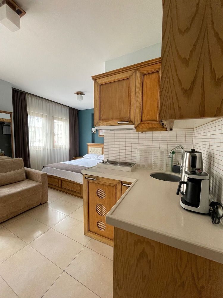 Veziroglu Apart Standard Double Room, City View 18