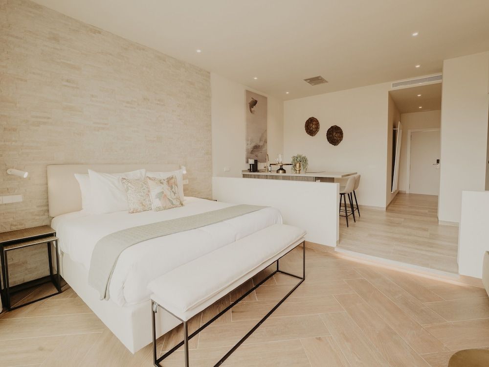 Comfy Studios Hotel Studio, Terrace, Sea View