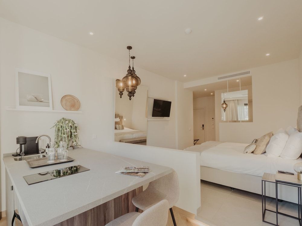 Comfy Studios Hotel Studio, 2 Bedrooms 2