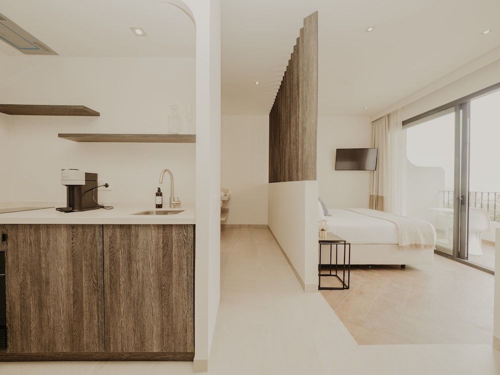 Comfy Studios Hotel Studio, Terrace, Sea View 7