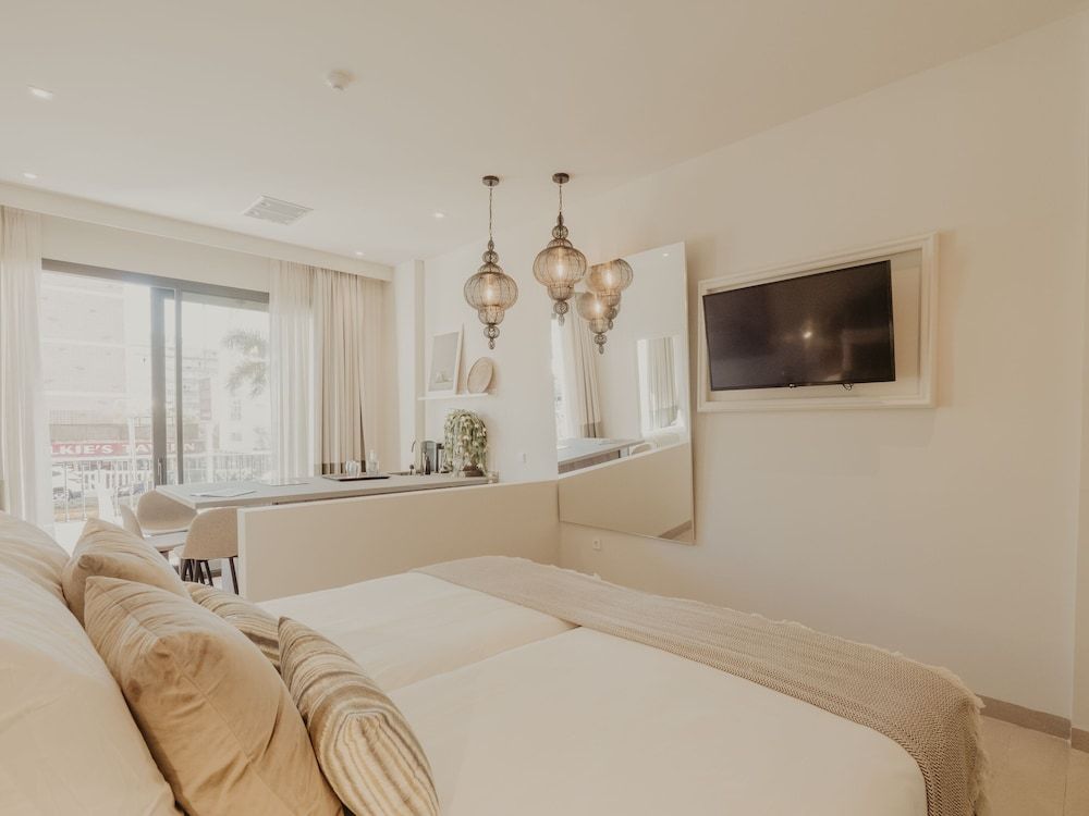 Comfy Studios Hotel Studio, 2 Bedrooms 4