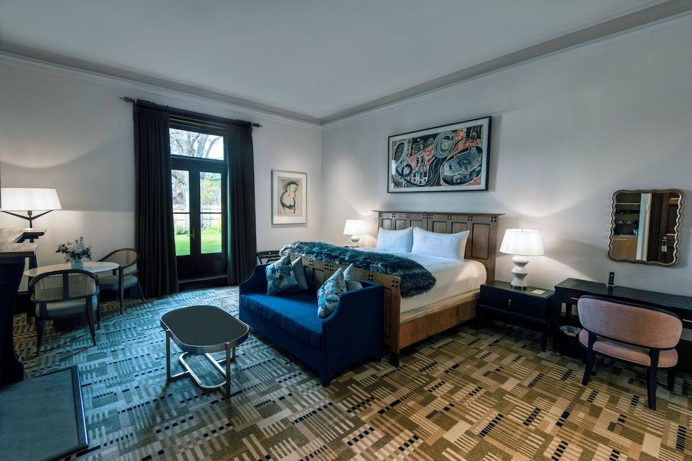 Signature Suite