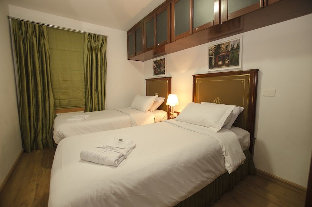 undefined London Class Hotels 7
