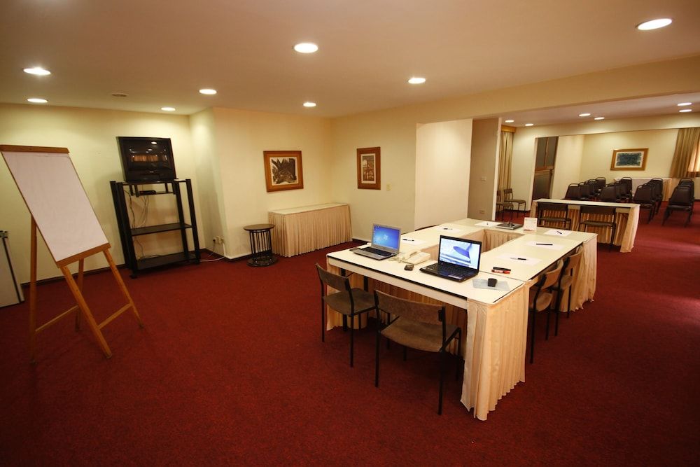 undefined London Class Hotels 6