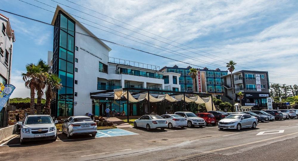 undefined Cutie Pie Hotel 6