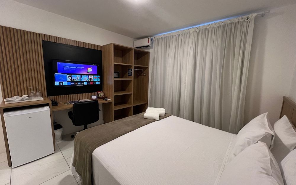 Basic Suite, 1 Queen Bed