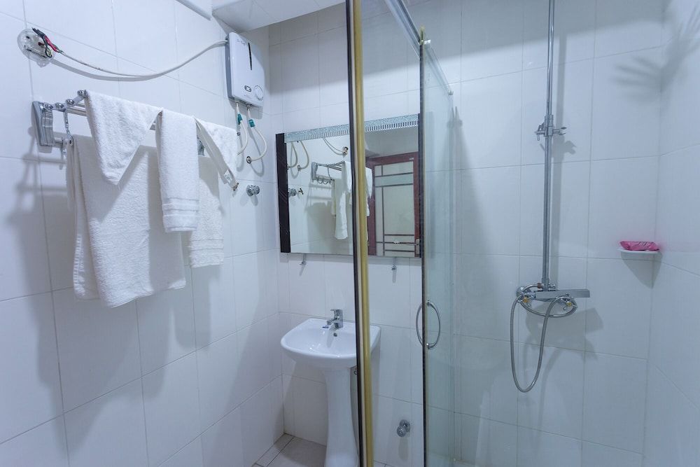 Royal Elmount Hotel Standard Room 9