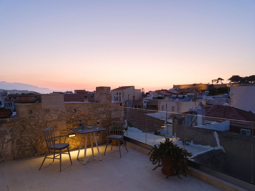 Casa dei Delfini Penthouse (Suite with Caste View) 8