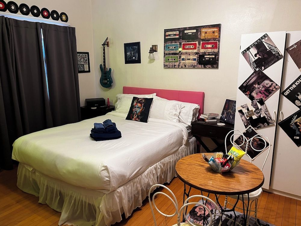 Greenway Manor Deluxe Studio Suite 2