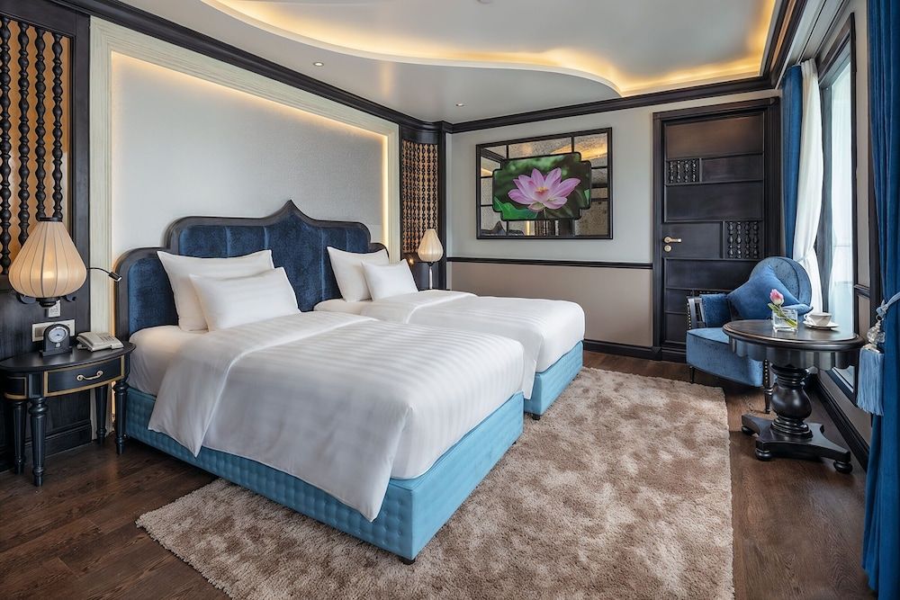 Verdure Lotus Luxury Cruise on Lan Ha Bay Triple Room, Balcony, Bay View 3