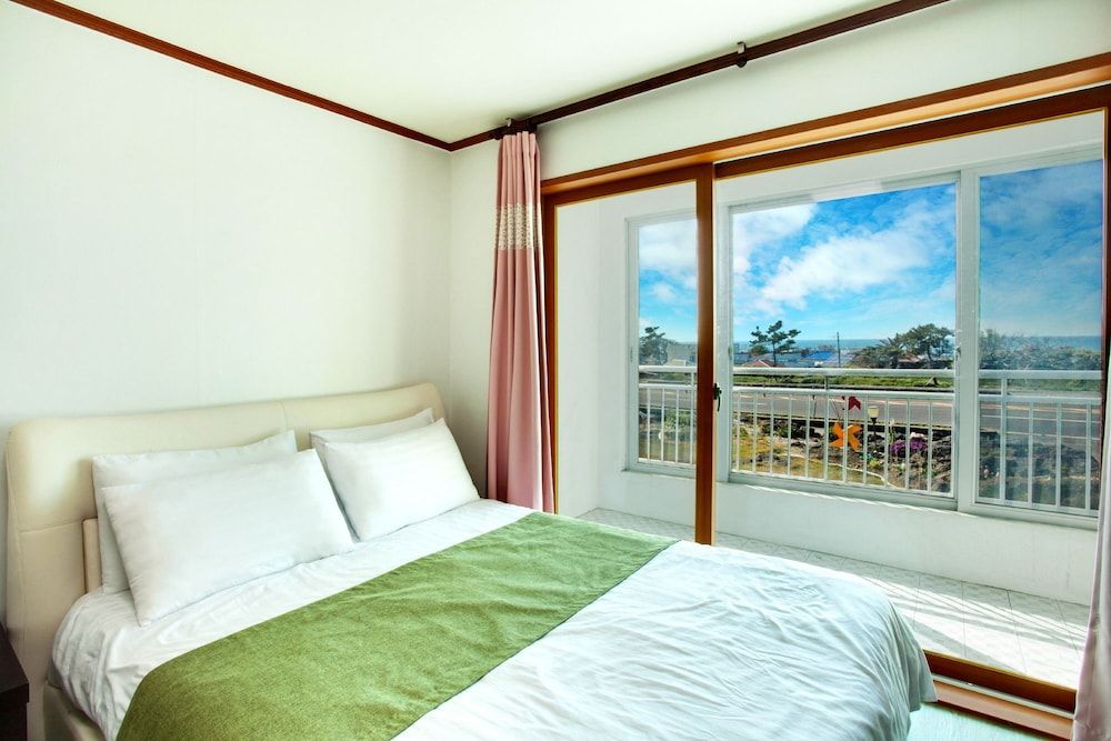 undefined Mabin Pension 4