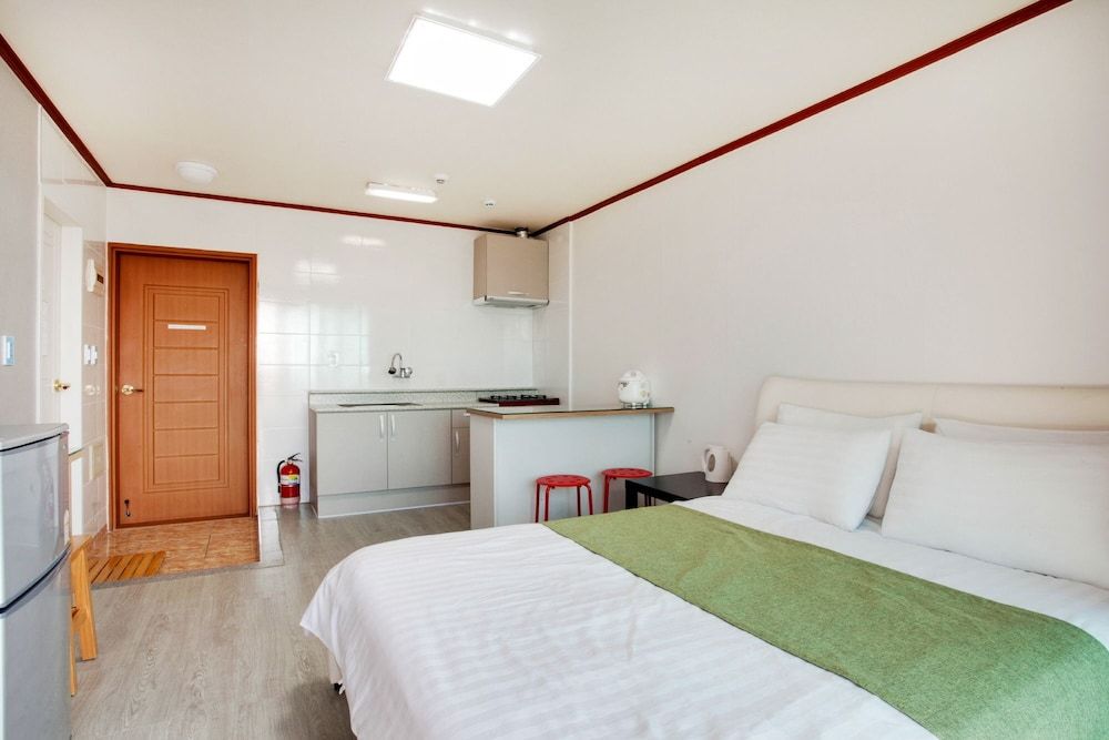 Mabin Pension Room (9py, Kitchen) 3