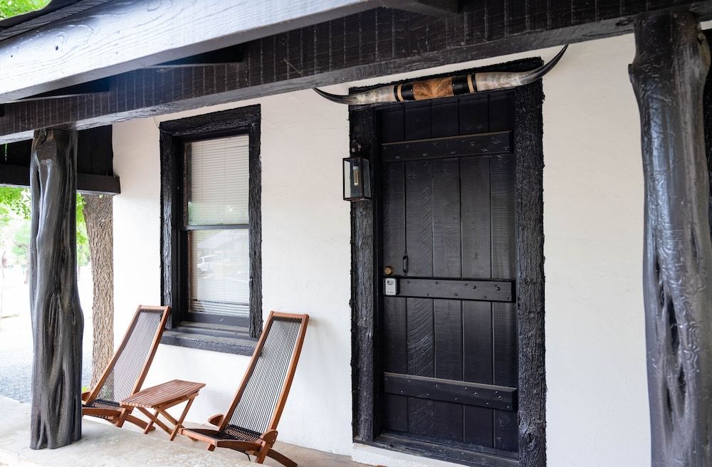 The Vaquero Motel Classic Cabin, 2 Bedrooms, Non Smoking, Park View 2