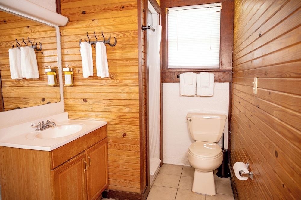 The Vaquero Motel Classic Cabin, 1 King Bed, Non Smoking, River View 2