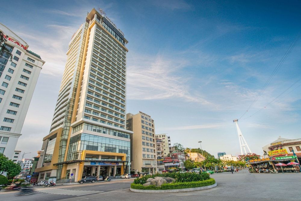 undefined Hotel Soleil Ha Long, Trademark Collection by Wyndham 8