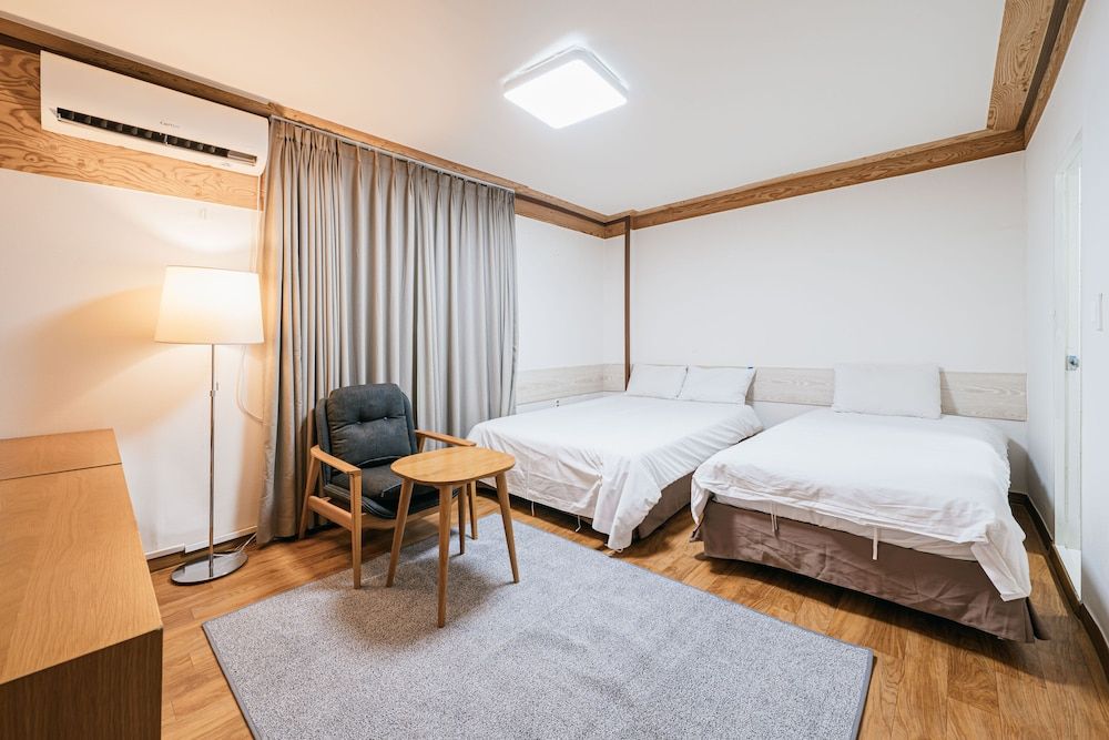 undefined Jeju Miracle Hotel 5