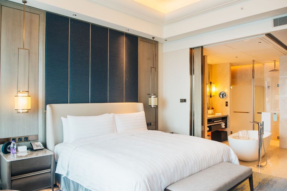 Premier King Room