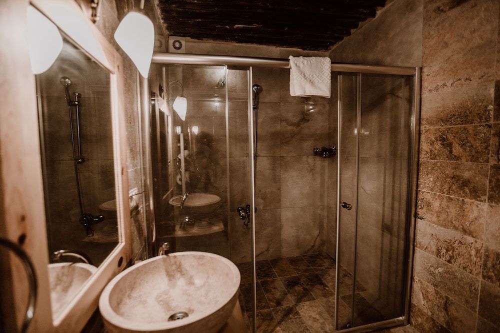 Young Cave Hotel Economy Twin Room, 1 Bedroom, City View, Courtyard Area 8