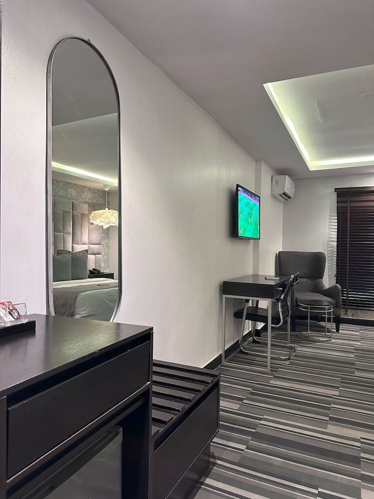 Mayhill Hotel Classic Studio, Accessible 10