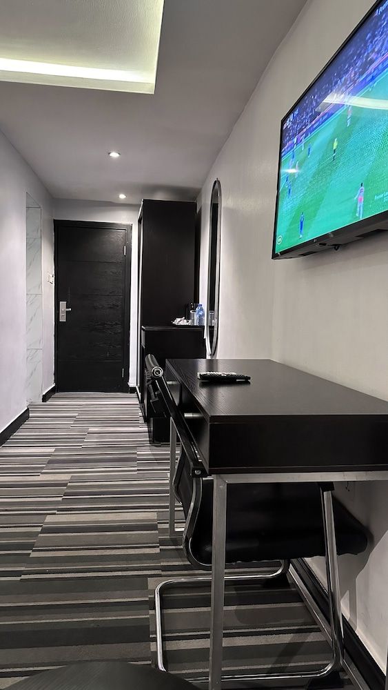 Mayhill Hotel Classic Studio, Accessible 11