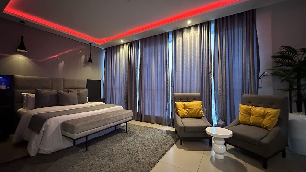 Mayhill Hotel Luxury Studio Suite, Accessible 3