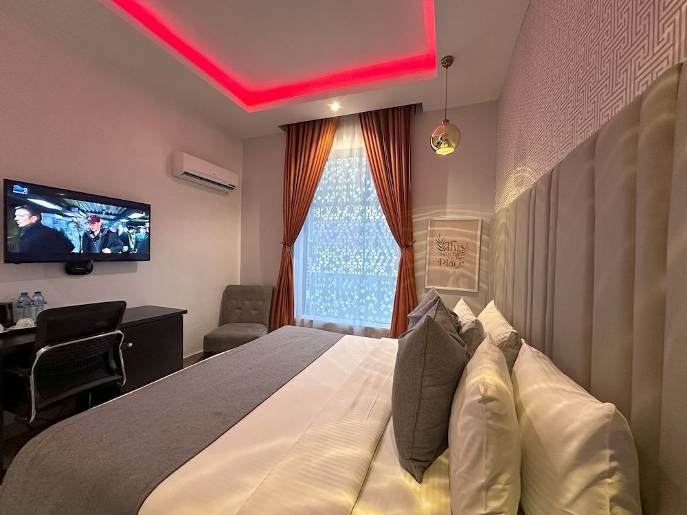 Mayhill Hotel Classic Studio, Accessible 3