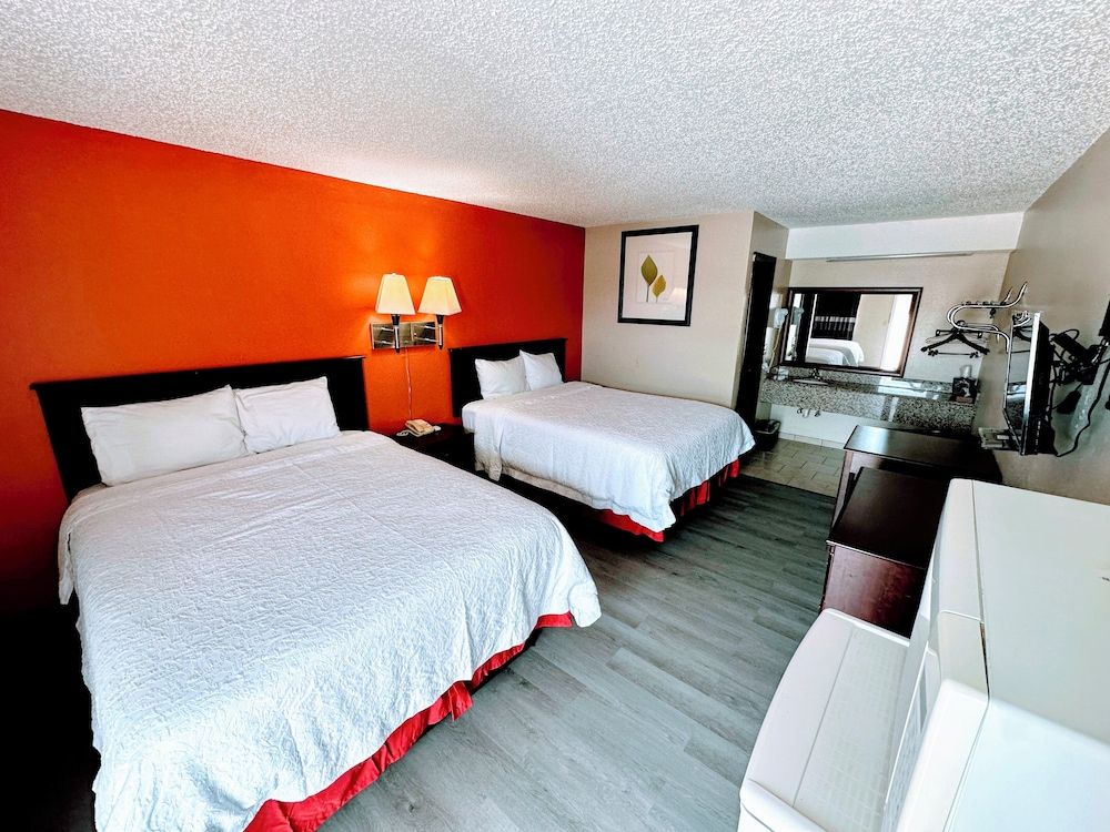 Relax Inn Henryetta Comfort Room, 2 Queen Beds, Smoking 2