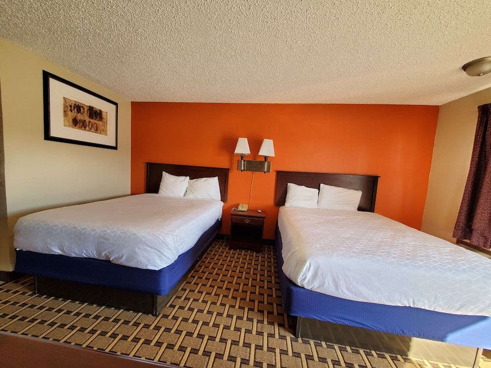 Relax Inn Henryetta Comfort Room, 2 Queen Beds, Non Smoking 4