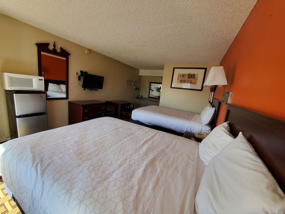 Relax Inn Henryetta Comfort Room, 2 Queen Beds, Non Smoking 2