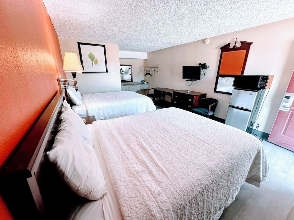 Relax Inn Henryetta Comfort Room, 2 Queen Beds, Smoking