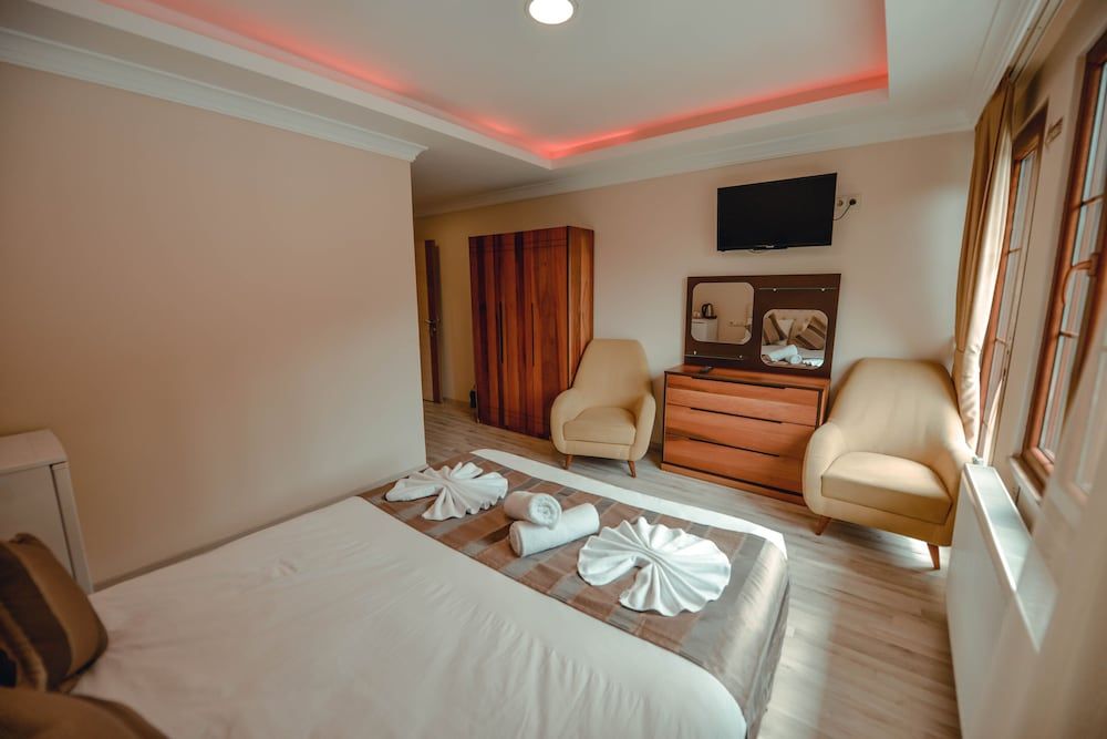 Deluxe Double Room, Lake View