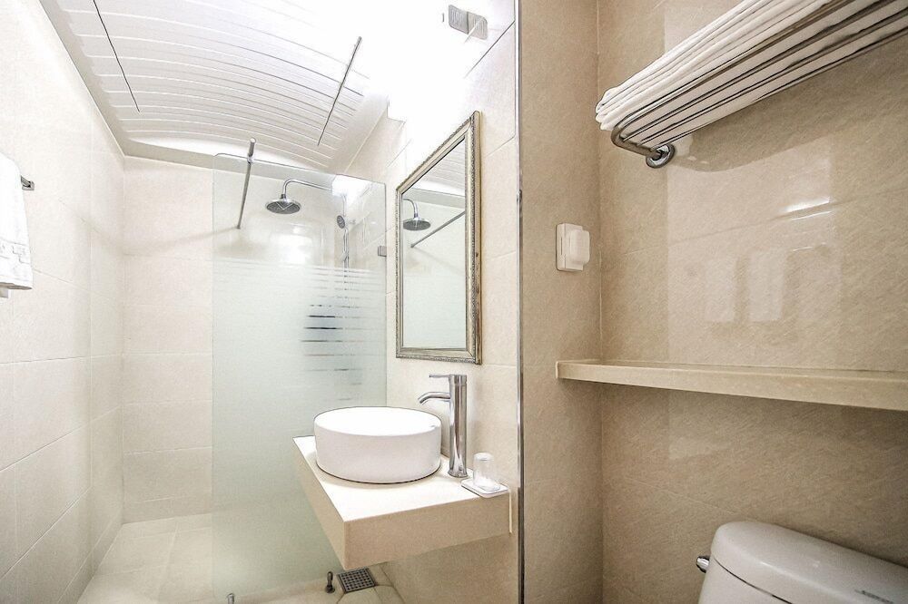 undefined Shin Shin Hotel Jeju City 6