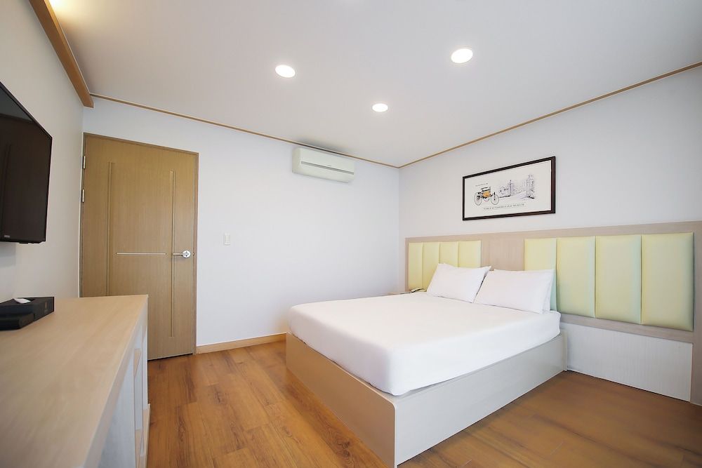 Shin Shin Hotel Jeju City Double or Twin Room (Room type assigned upon check-in) 12