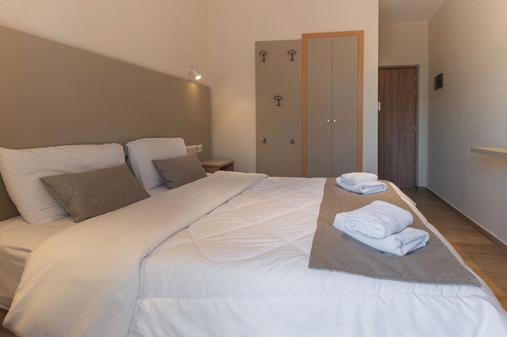 Hotel Kaikis Classic Double Room, 1 King Bed, Non Smoking, Mountain View 5