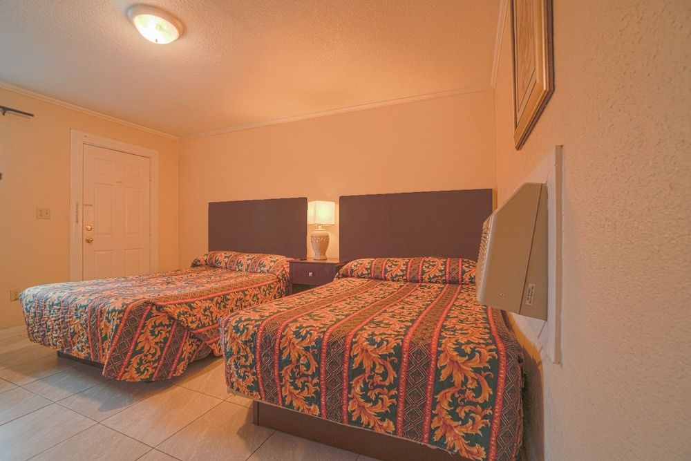 Texana Inn Edna By OYO Room, 2 Queen Beds 2