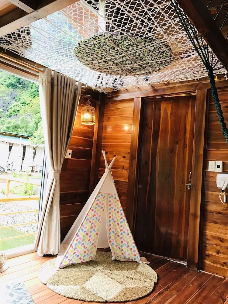 Trang An Lamia Bungalow Wooden House Family 4