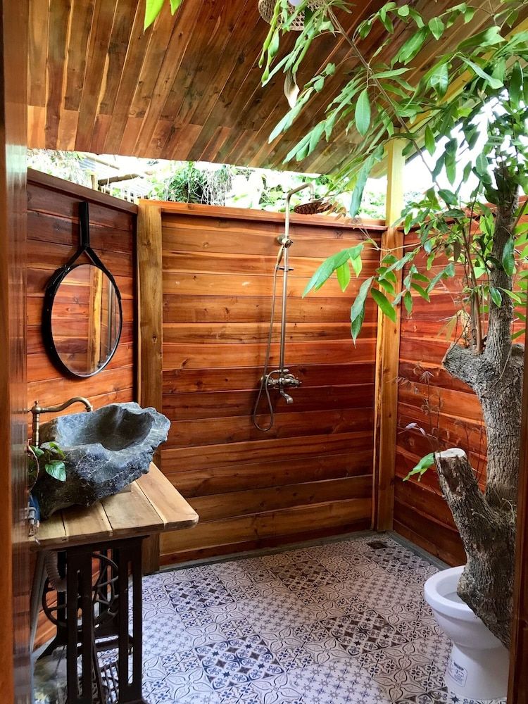 Trang An Lamia Bungalow Wooden House Family 3