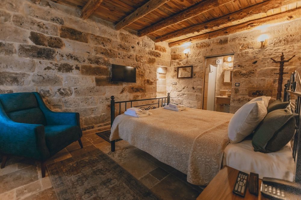 undefined Zula Cave House 3