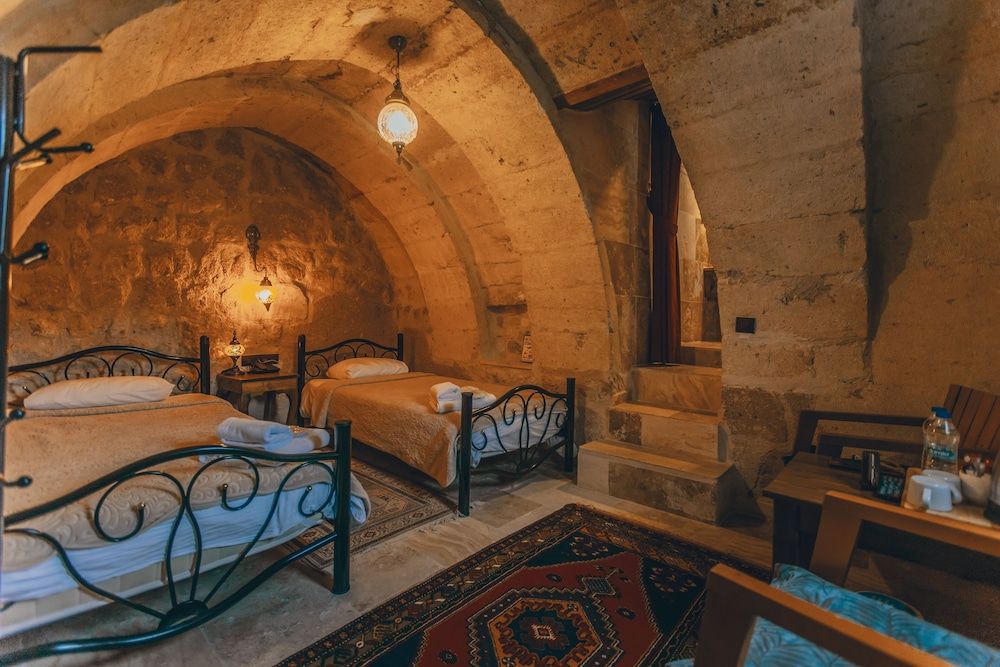 Zula Cave House Classic Twin Room 8